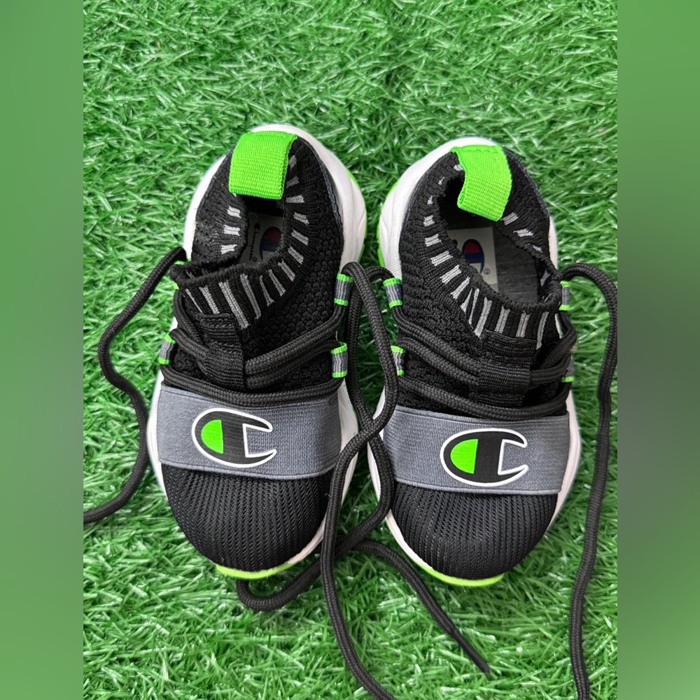 Champion Kids' Black and Green Sneakers Size 5T